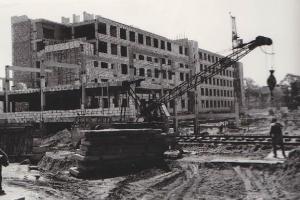 Budowa nowego budynku szpitala.